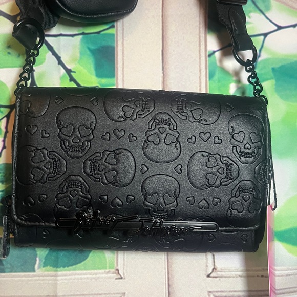 Betsey Johnson Black Embossed Skulls Crossbody Bag XOLANDON Web Strap NWT - Picture 4 of 9